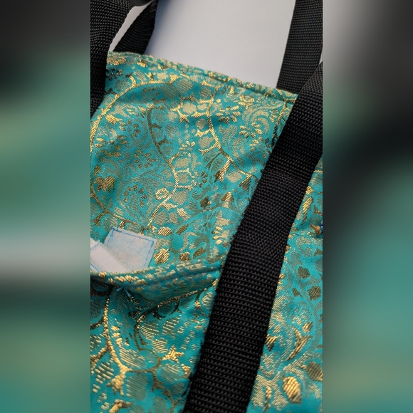 Riri Metallic Embellished Tote bag - Picture 14 of 17